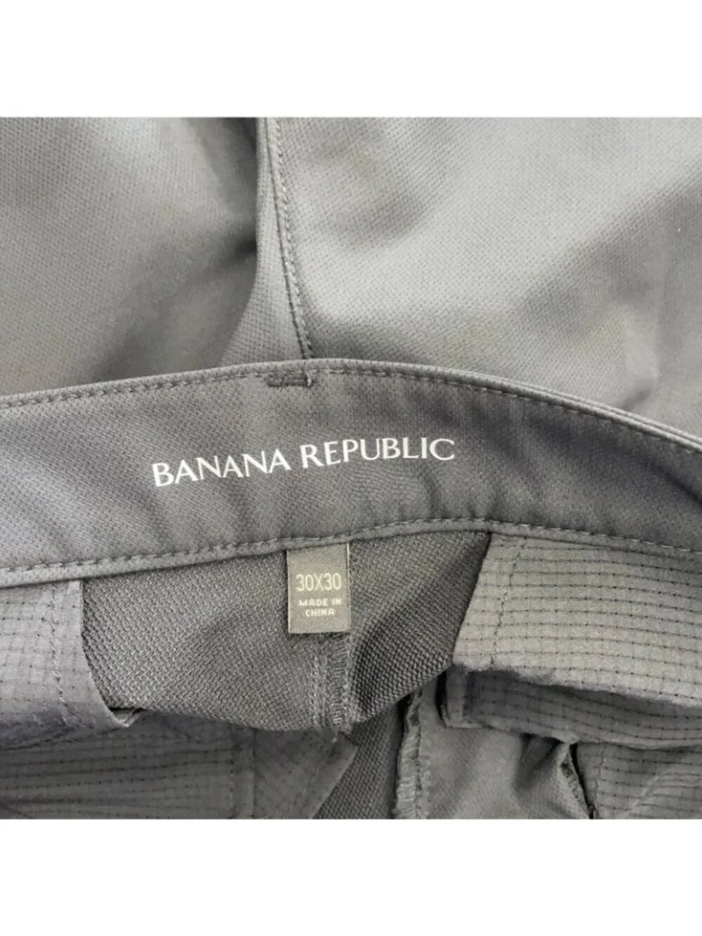 Banana Republic Men's 30x30 Black Flat Front Tech Pants 100% Polyester M1001